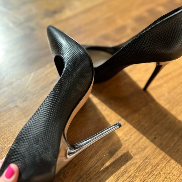 BCBG Maxazria Black Leather Pump with Metallic Heel 37 - Picture 8 of 8